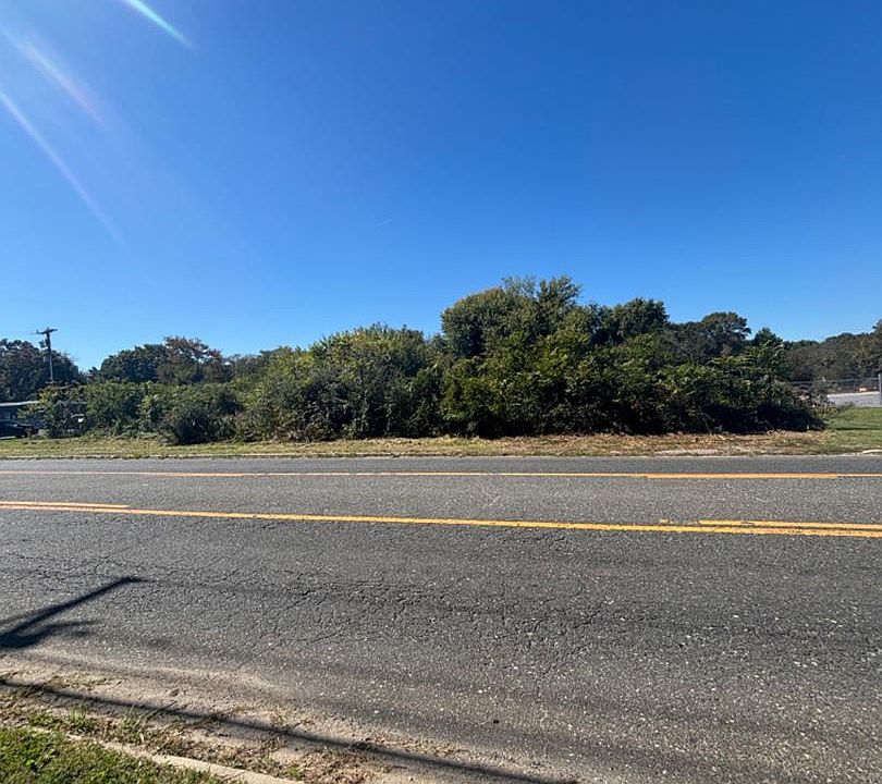 1st image of 1410 N Main Rd