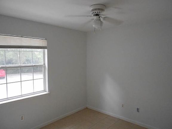 3rd image of 1909 Bellevue Way APT D