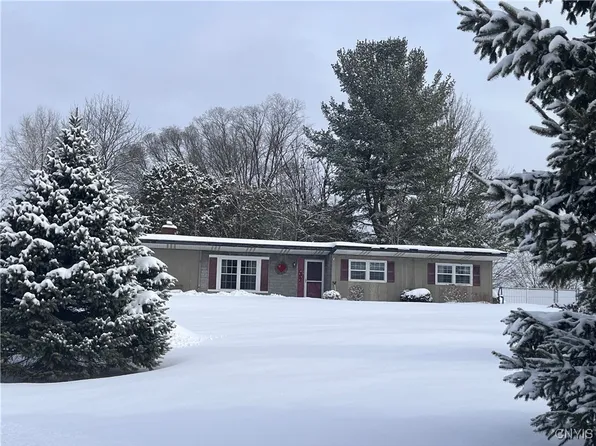 32 Battery Ter, Baldwinsville, NY 13027