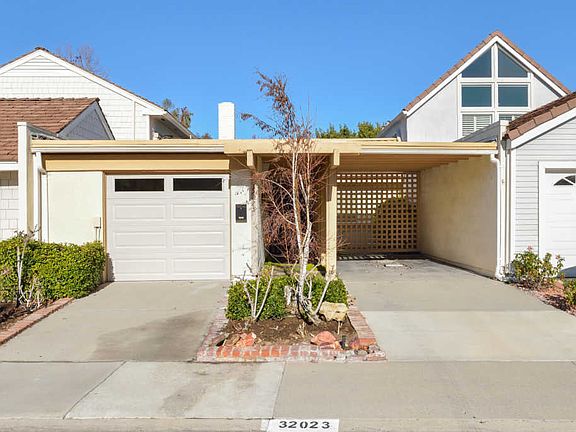 3rd image of 32023 Waterside Ln
