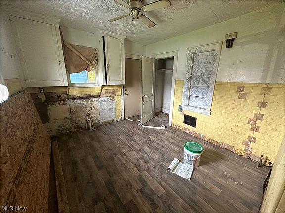 5th image of 325 E Avondale Ave