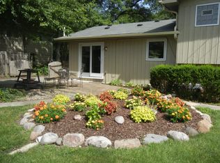 217 41st St, Downers Grove, IL 60515