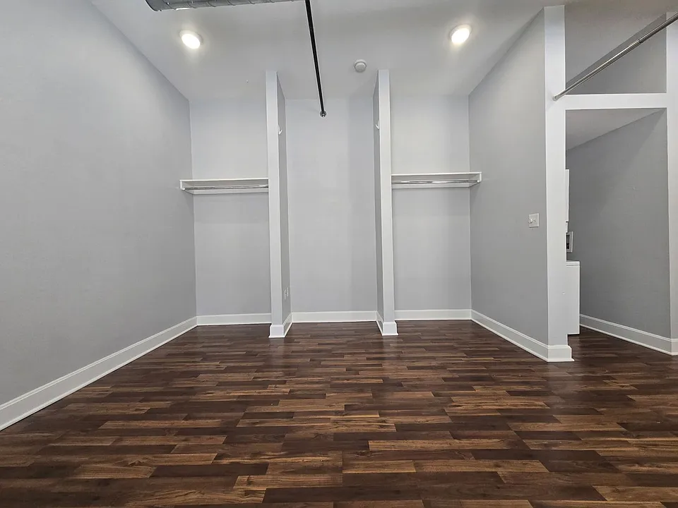 302 W Commercial St #206F