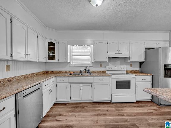 4th image of 336 Brookwood Cir