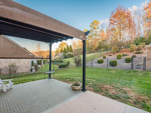 5th image of 1466 Branch Field Ln