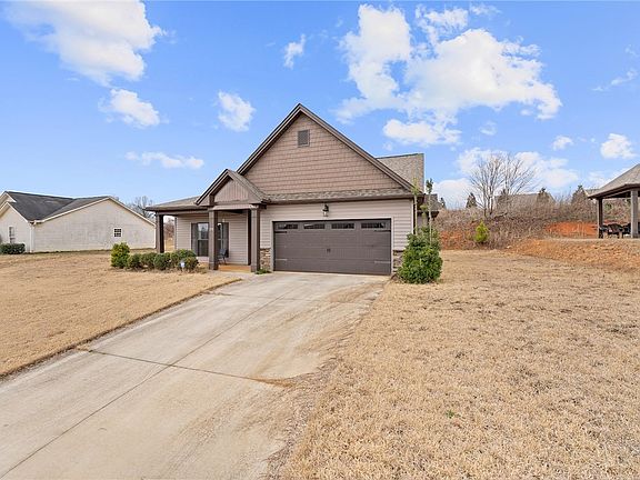 2nd image of 270 Laurel Trace Cir