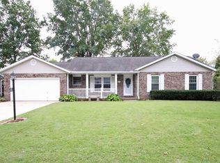 903 Enos Ln, Godfrey, IL 62035