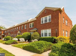 3 Russell Rd #3D, Alexandria, VA 22301
