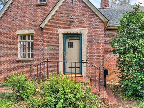 3rd image of 2513 Henry St