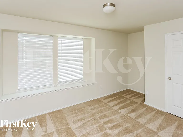 2042 Avondown Rd — Photo 12