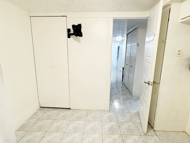 817 SW 1st Pl — Photo 11