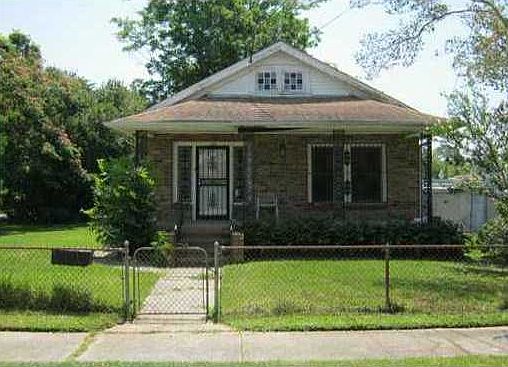 1st image of 129 Laroussini St