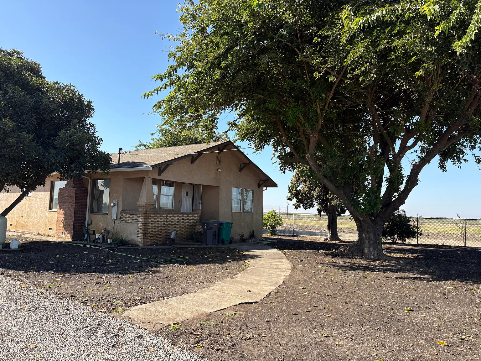 3 bed, 1410 sqft, $2,000 — Photo 3