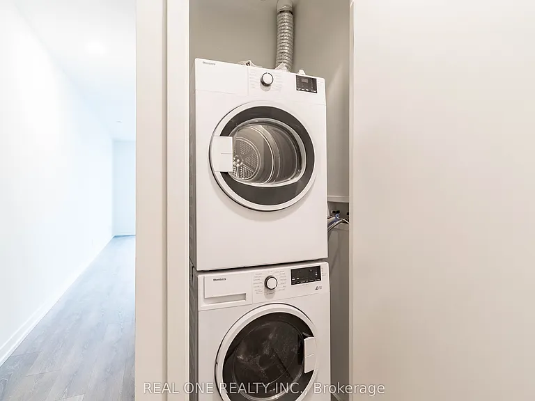 2020 Bathurst St #722 — Photo 28