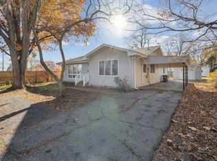 6 Oak Park Ct, Iowa City, IA 52246