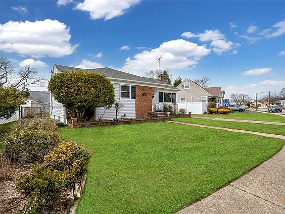 3rd image of 230 Gilling Rd