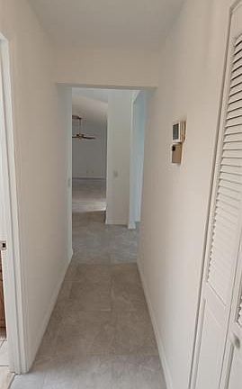 5th image of 2571 SE Westmoreland Blvd