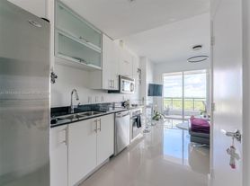 60 SW 13th St