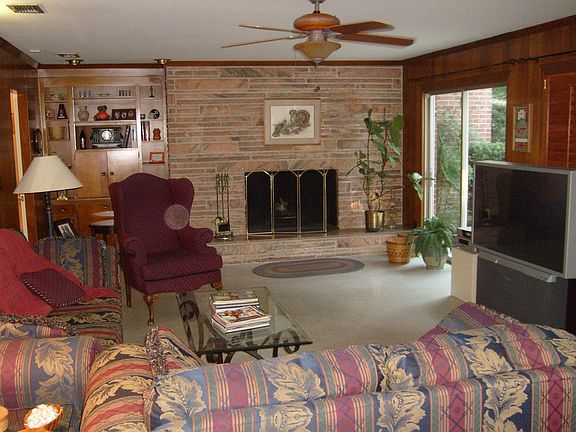 5th image of 2343 Saragossa Ave