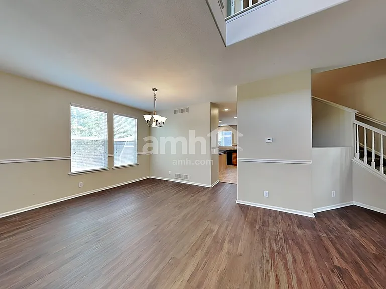 13725 Kearney St — Photo 8