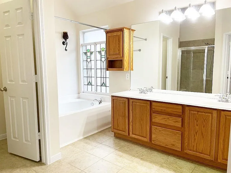 2910 Sandleigh Dr — Photo 14