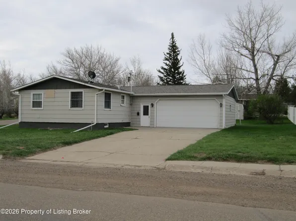 57 4th Ave SE, Beach, ND 58621