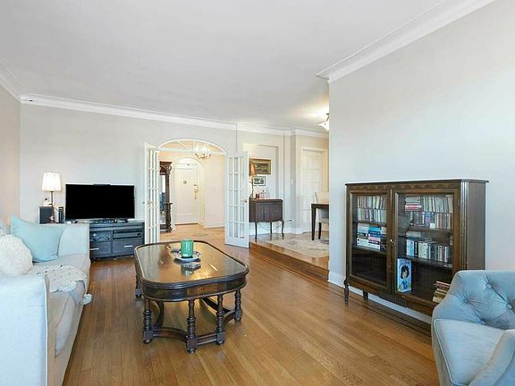4th image of 25-40 31st Ave #6V