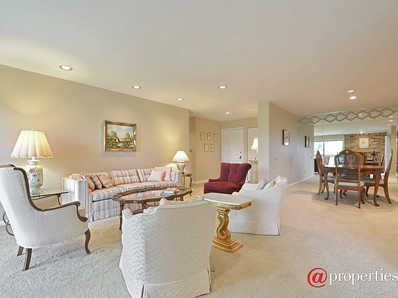 Living Room / Dining Room