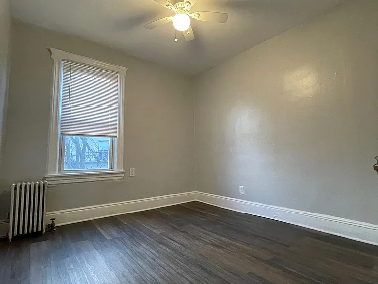 106 Romaine Ave #2 — Photo 3