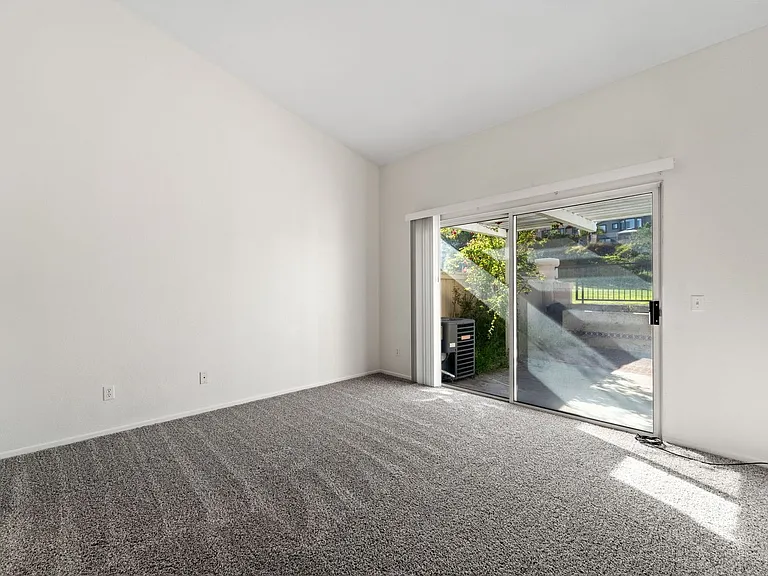 2394A Greenbriar Dr — Photo 20