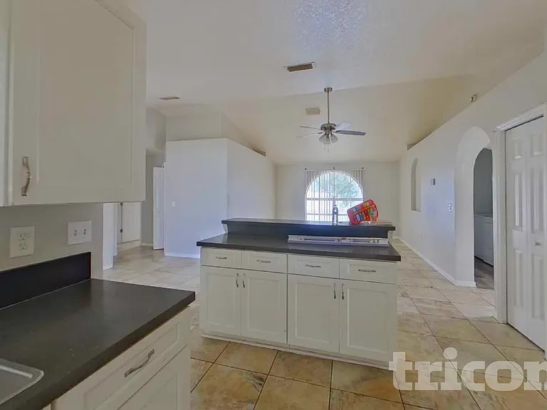 400 Cocoa Ct — Photo 7