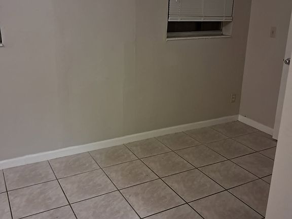 4th image of 1861 NW 33rd Ave