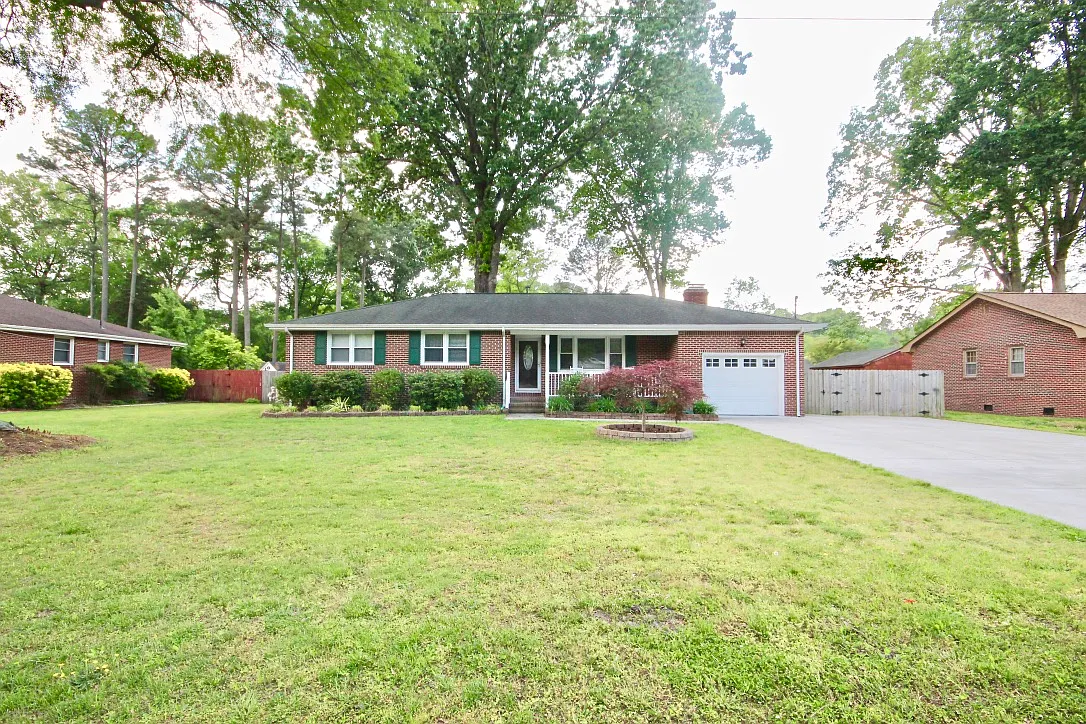 400 Briarfield Drive - - — Photo 1