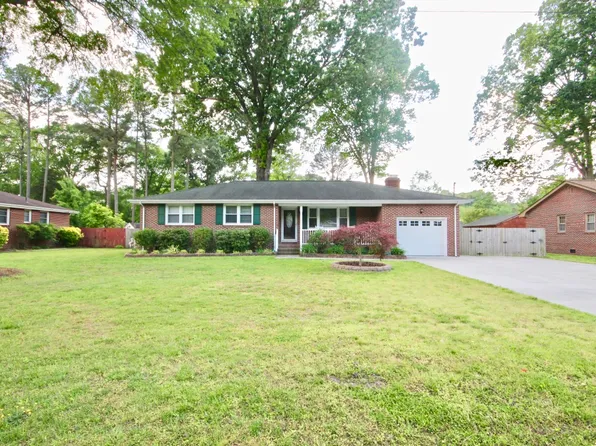400 Briarfield Dr, Chesapeake, VA 23322