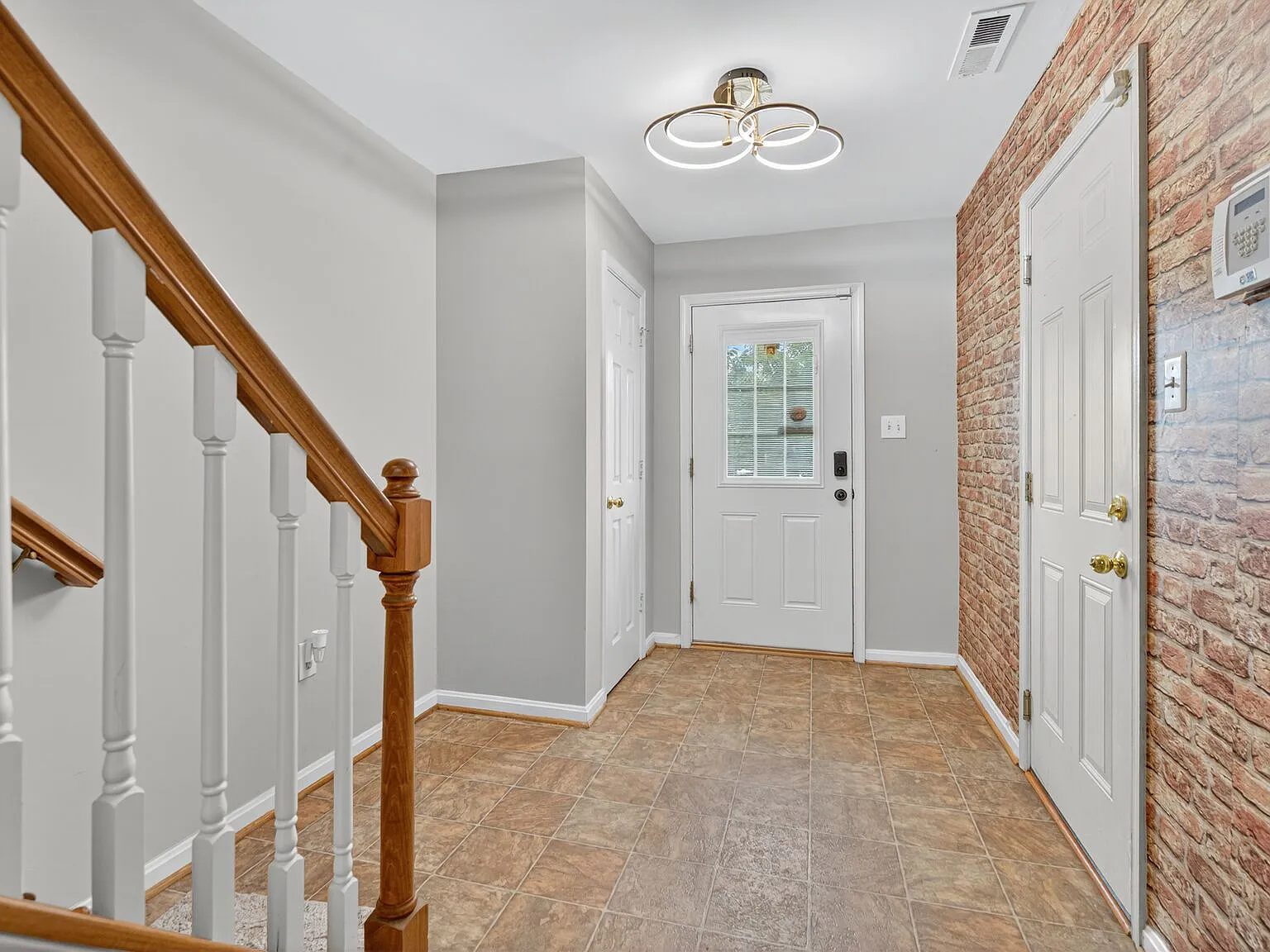 3 bed, 2.5 bath, 1774 sqft, $2,900 — Photo 2