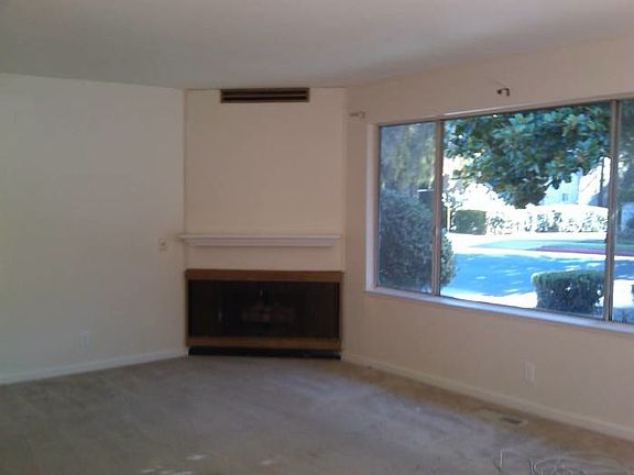 4th image of 421 Boynton Ave APT 1
