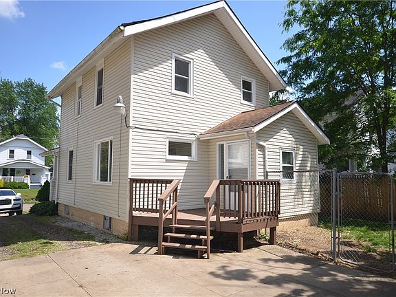3rd image of 438 Seaman Ave