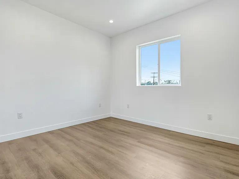5348 Oakland St #5348 — Photo 4