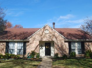 8017 Chesham Dr, Rowlett, TX 75088