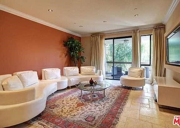 4th image of 324 N Palm Dr Unit 305
