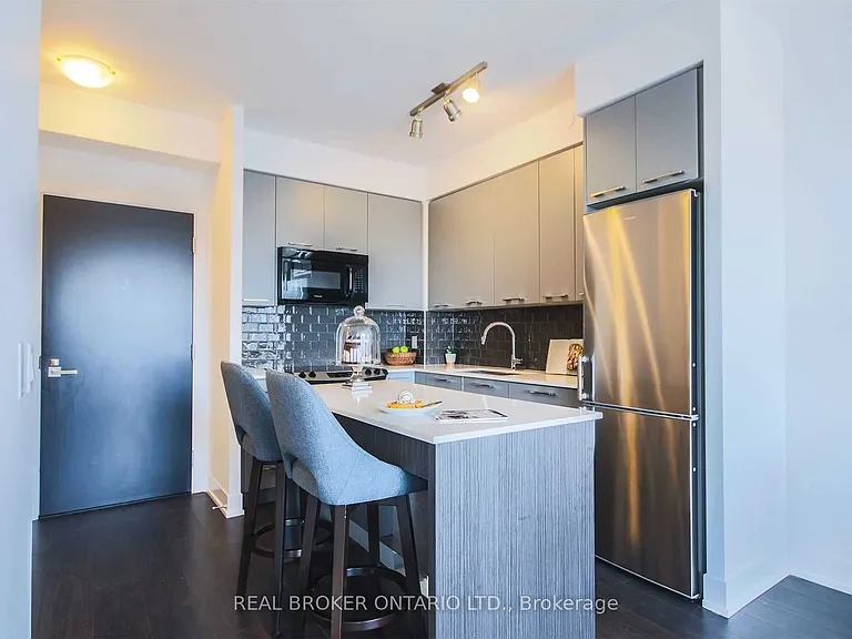 9471 Yonge St #623 — Photo 9
