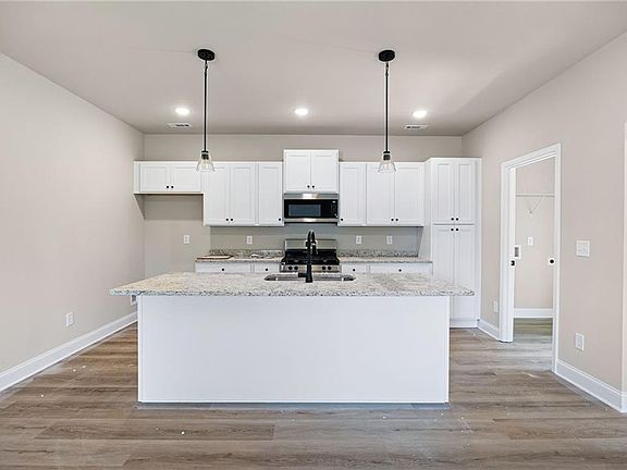 5th image of 105 Winston Way