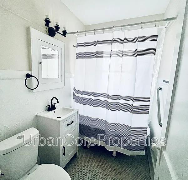 610 5th Ave N #5 — Photo 5