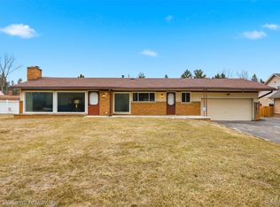 28750 W Nine Mile Rd, Farmington Hills, MI 48336