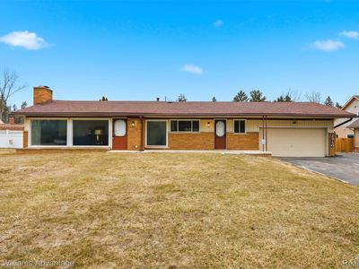28750 W Nine Mile Rd, Farmington Hills, MI, 48336
