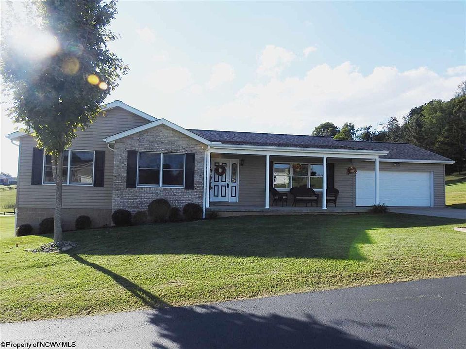 1st image of 55 White Pine Dr