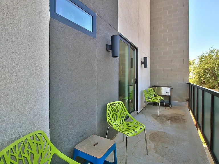 Upstairs patio (unfurnished)