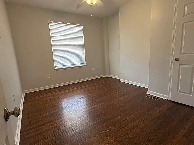 5527 Pulaski Ave #1 — Photo 12