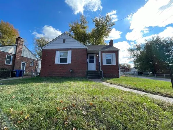 1004 N New Florissant Rd, Florissant, MO 63031
