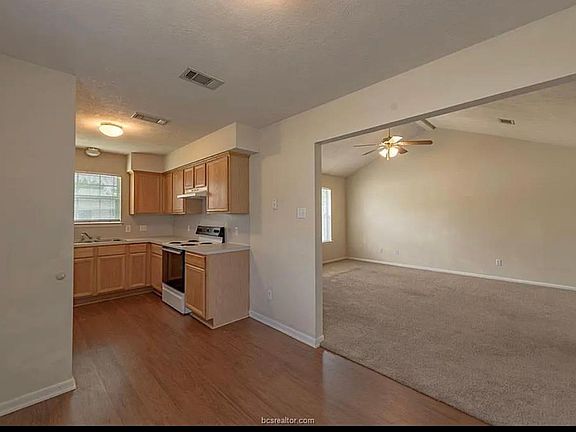 5th image of 2414 Brittain Ct